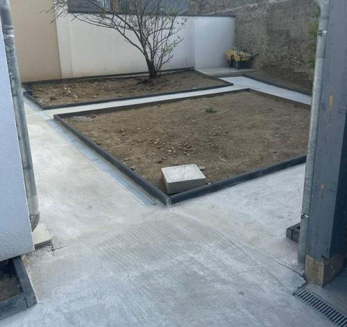 Terrassement et aménagement extérieur à deux pas de notre agence, à Saint-Malo